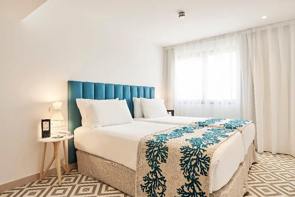 SUITE DELUXE CAPACITY 4 Room, Eurostars Ibiza, Ibiza