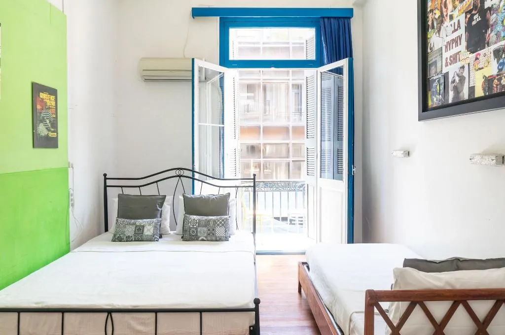 Room, Dioskouros, Athens