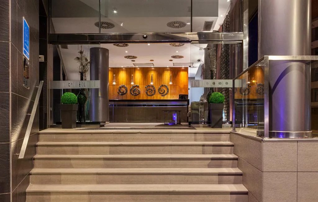 Lobby, Porcel Torneo, Seville