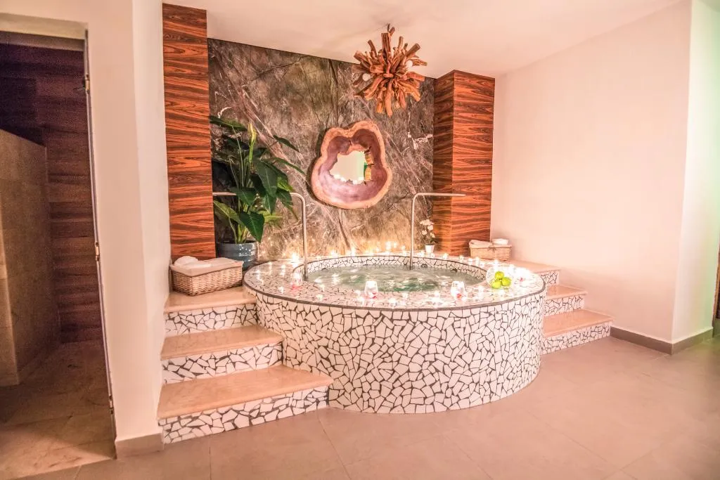 Sports and Entertainment, Wyndham Alltra Playa del Carmen Adults Only All In, Playa Del Carmen