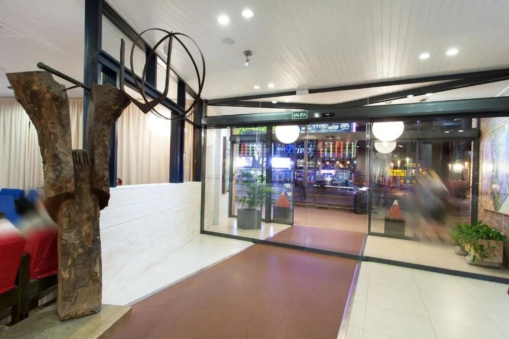 Lobby, Xaine Park, Costa Brava