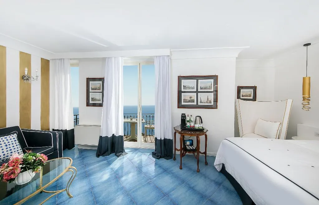 JUNIOR SUITE SEA VIEW WITH TERRACE Room, Le Agavi hotel, Naples