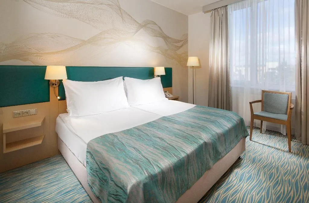 DOUBLE KING SIZE BED Room, Holiday Inn Prague Congress Centre, Prague