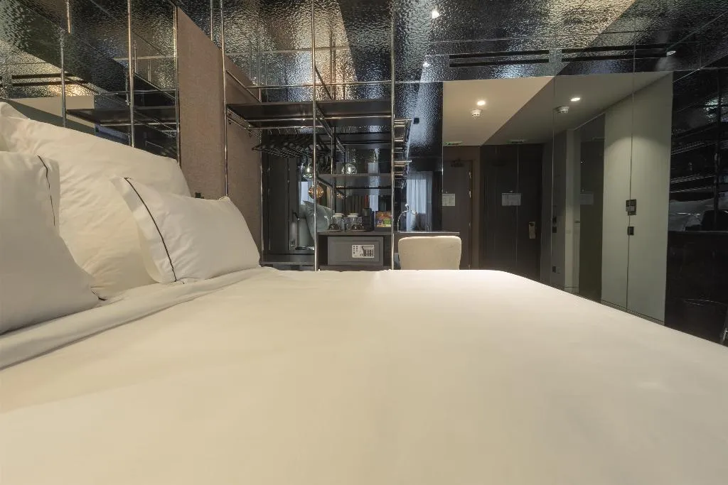 SUITE WITH BALCONY Room, Adia Aluma Athens, Curio Collection, Athens