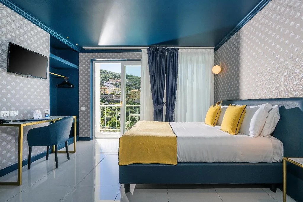 JUNIOR SUITE SEA VIEW WITH BALCONY Room, Mary Hotel, Naples