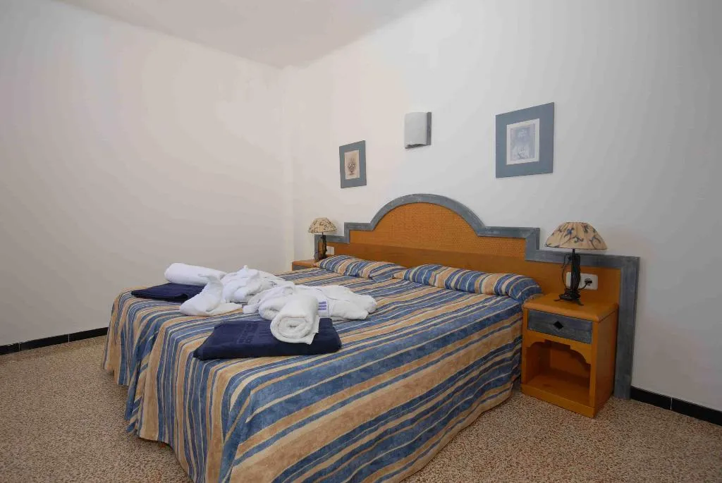 APARTMENT TWO BEDROOMS Room, Sol Naixent-Bonaire, Majorca