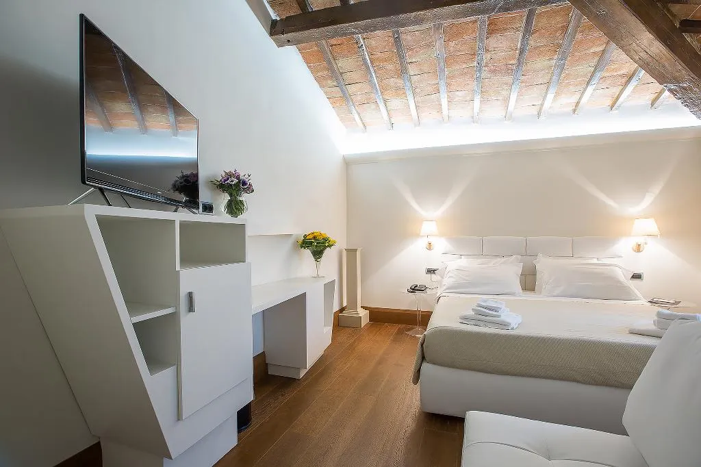 JUNIOR SUITE STANDARD Room, Relais Hotel Centrale, Florence