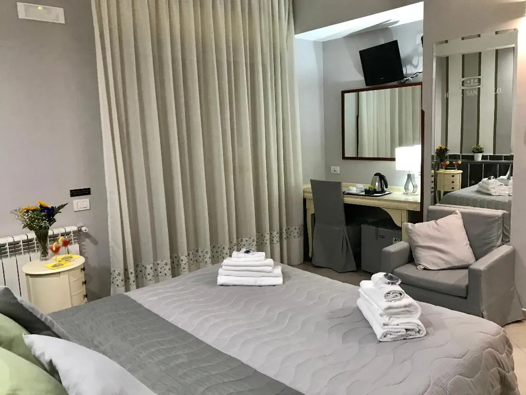 DOUBLE BASIC Room, San Paolo, Naples