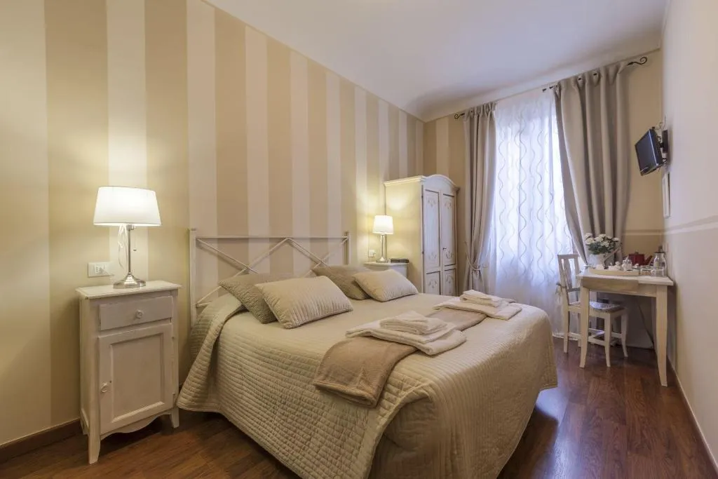 Room, Soggiorno Pezzati Daniela, Florence
