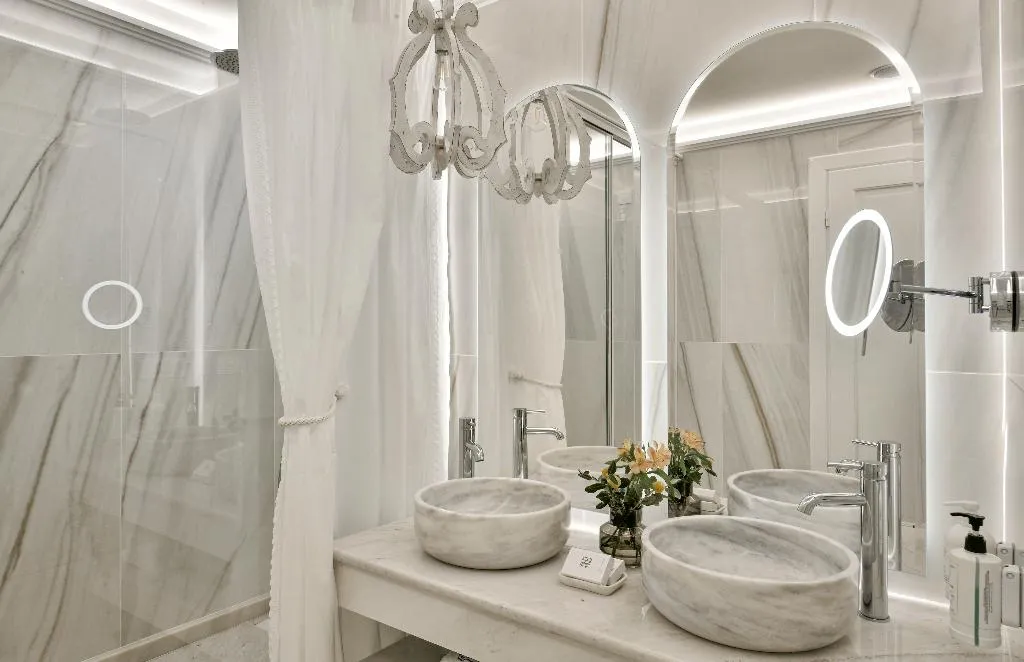 SUITE THREE BEDROOMS WITH PRIVATE POOL Room, Saint John Hotel Villas & Spa, Mykonos