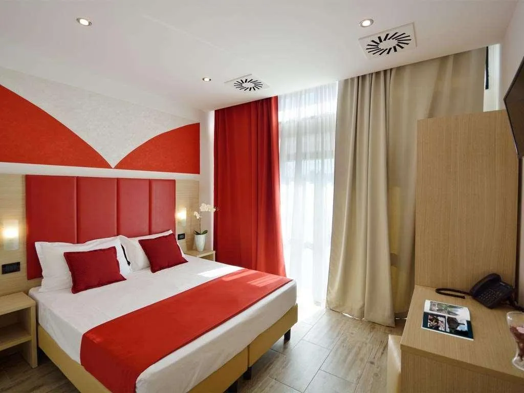Room, Luxor Florence, Florence