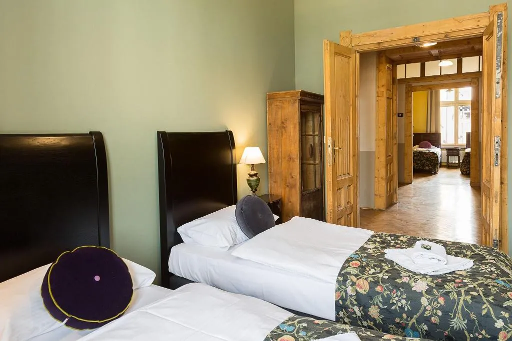 APARTMENT FOUR BEDROOMS Room, Antique Apartments Plac Szczepanski, Krakow