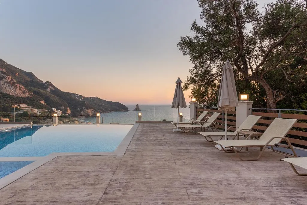 Pool, Mazis Apartments, Corfu