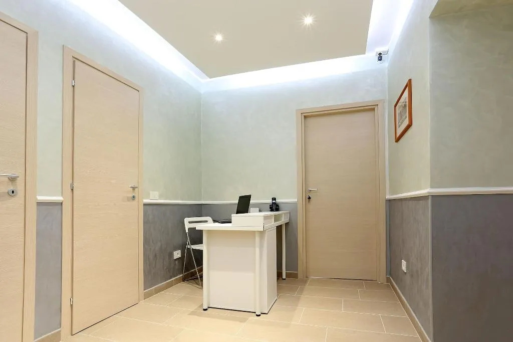 Sports and Entertainment, Adorasuite 2, Naples