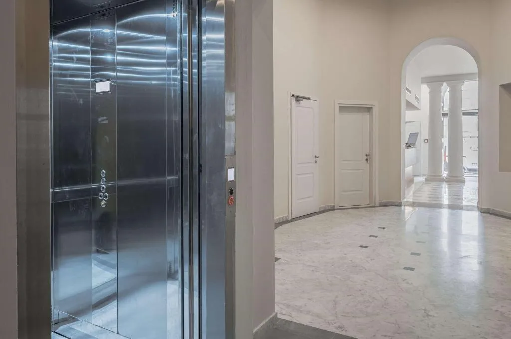 Lobby, Ariele, Florence