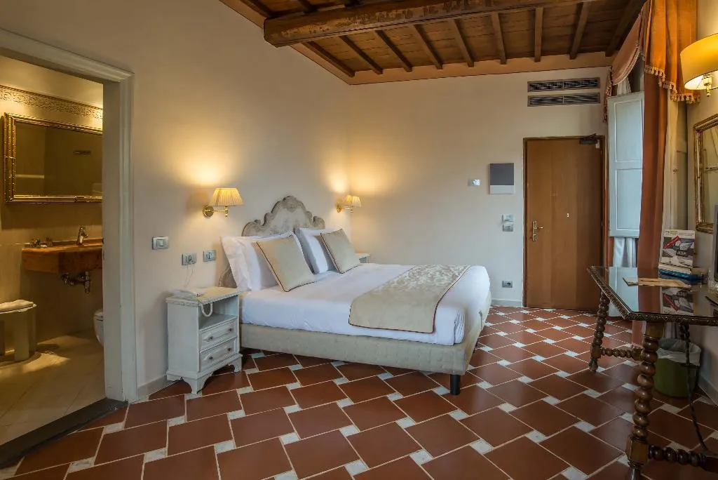 TWIN STANDARD Room, Atlantic Palace, Florence