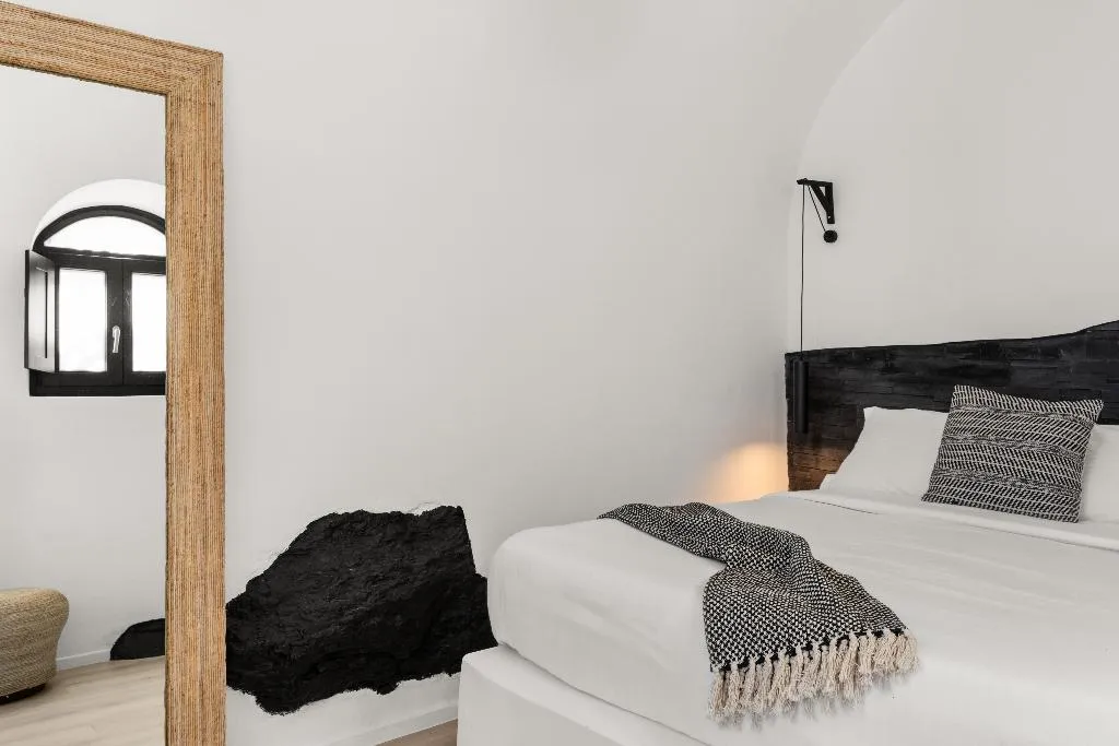 SUITE SEA VIEW HONEYMOON Room, Mill Houses New Elegant Suites by Mr and Mrs White, Santorini