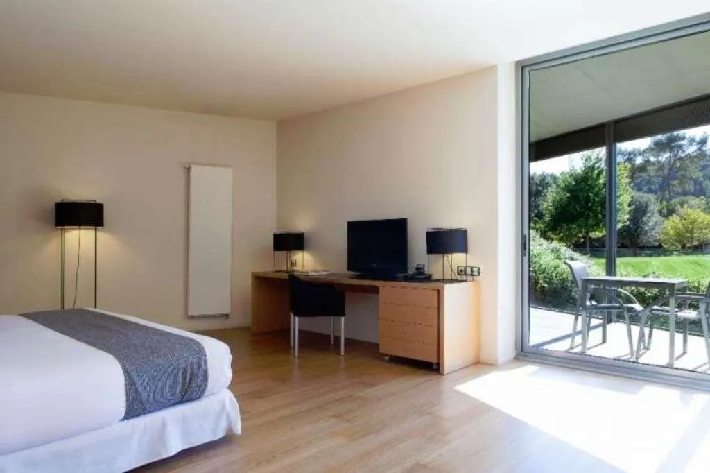 Room, Mon St Benet, Barcelona