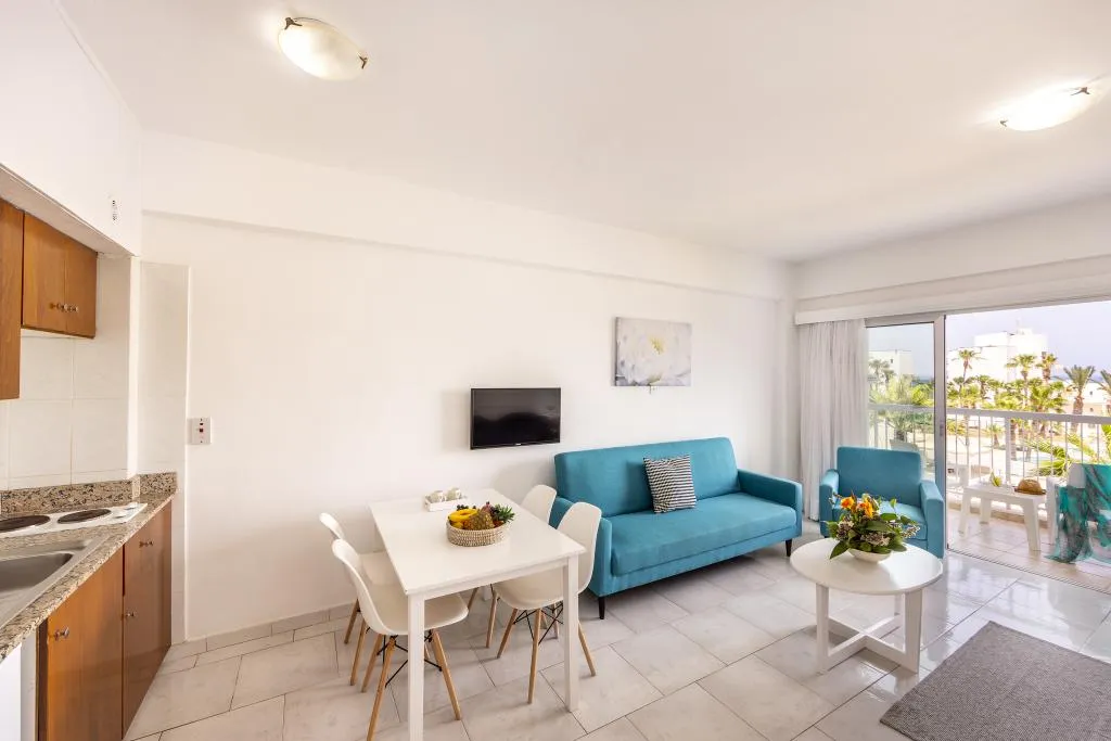 STUDIO STANDARD Room, Papantonia Hotel Apts, Cyprus