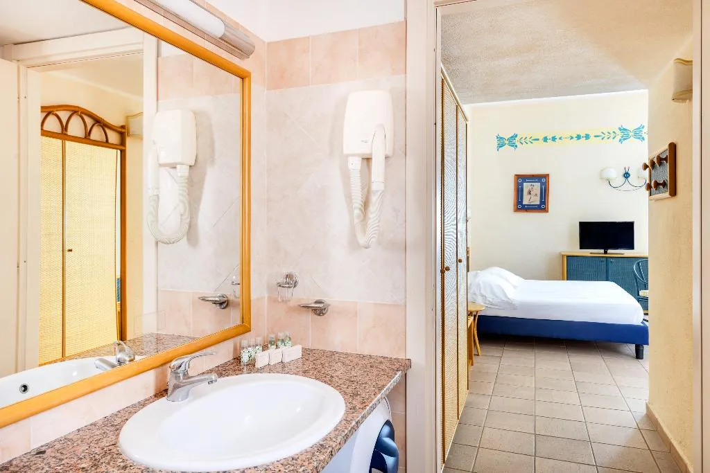 DOUBLE STANDARD Room, VOI Tanka Village, Cagliari