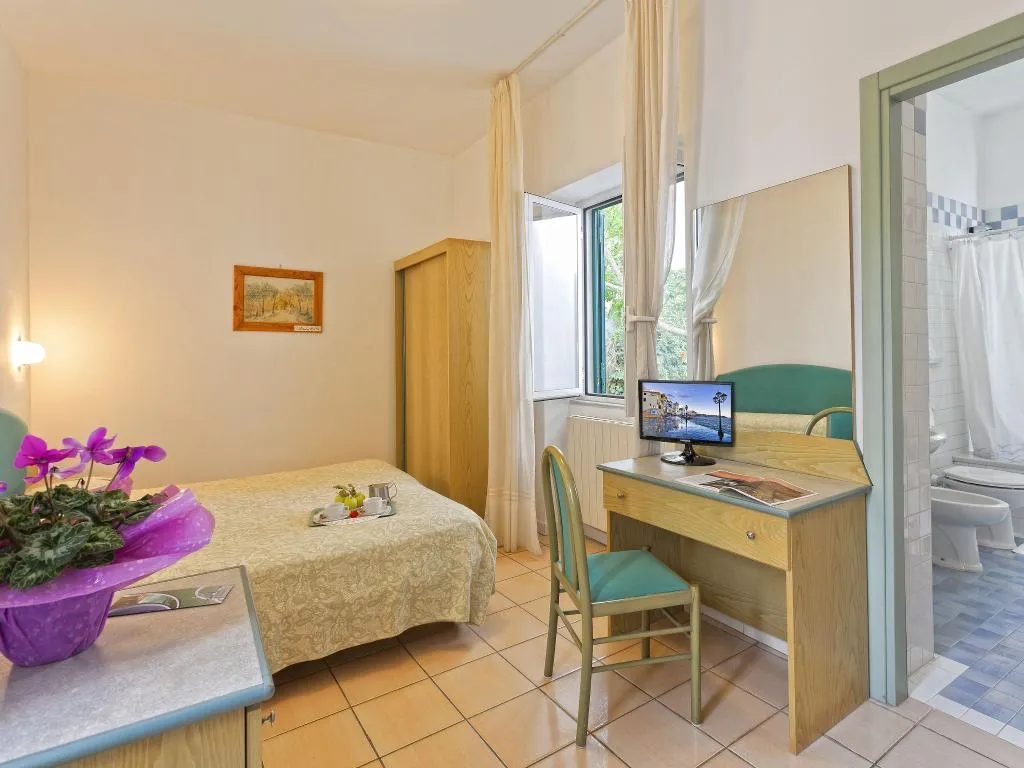 DOUBLE STANDARD Room, Vittoria, Naples