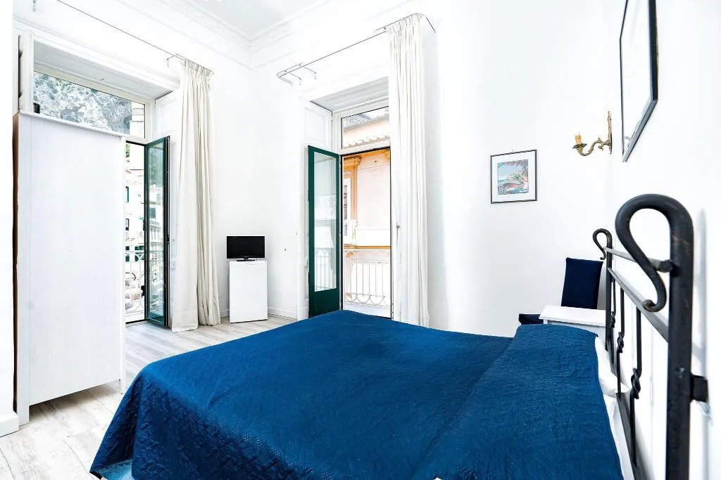TWIN STANDARD Room, Fontana, Naples
