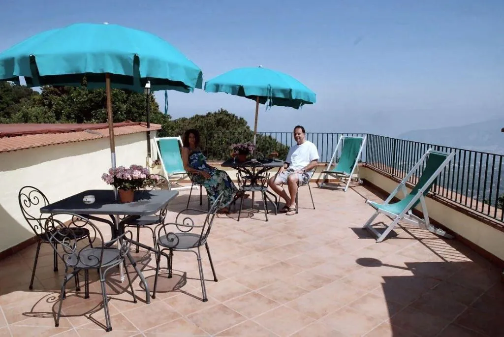 Terrace, Grand Hotel Hermitage & Villa Romita, Naples