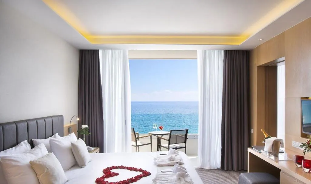 SUITE HONEYMOON Room, Royal Apollonia, Cyprus