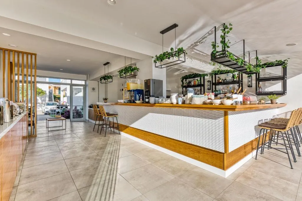 Restaurant, Sirocco hotel, Corfu