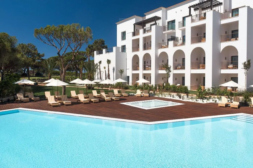Pool, Pine Cliffs Ocean Suites, Algarve