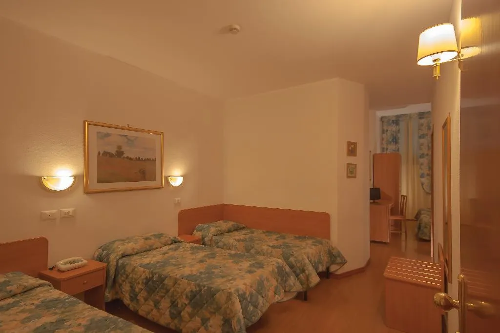 QUADRUPLE STANDARD Room, Tirreno, Rome