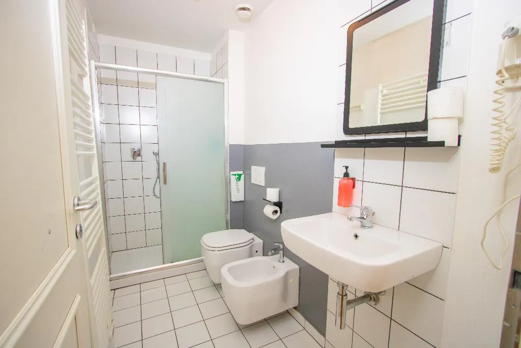 FAMILY ROOM CAPACITY 6 Room, Ostello Bello Lake Como, Milan