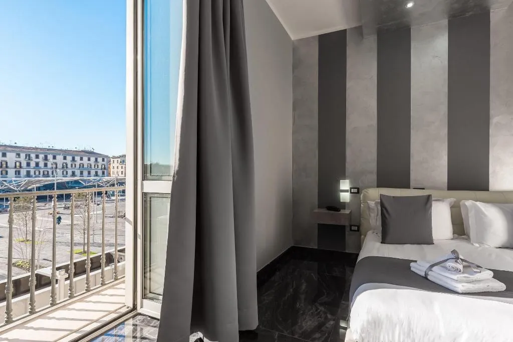 Room, Hotel Palace Napoli, Naples