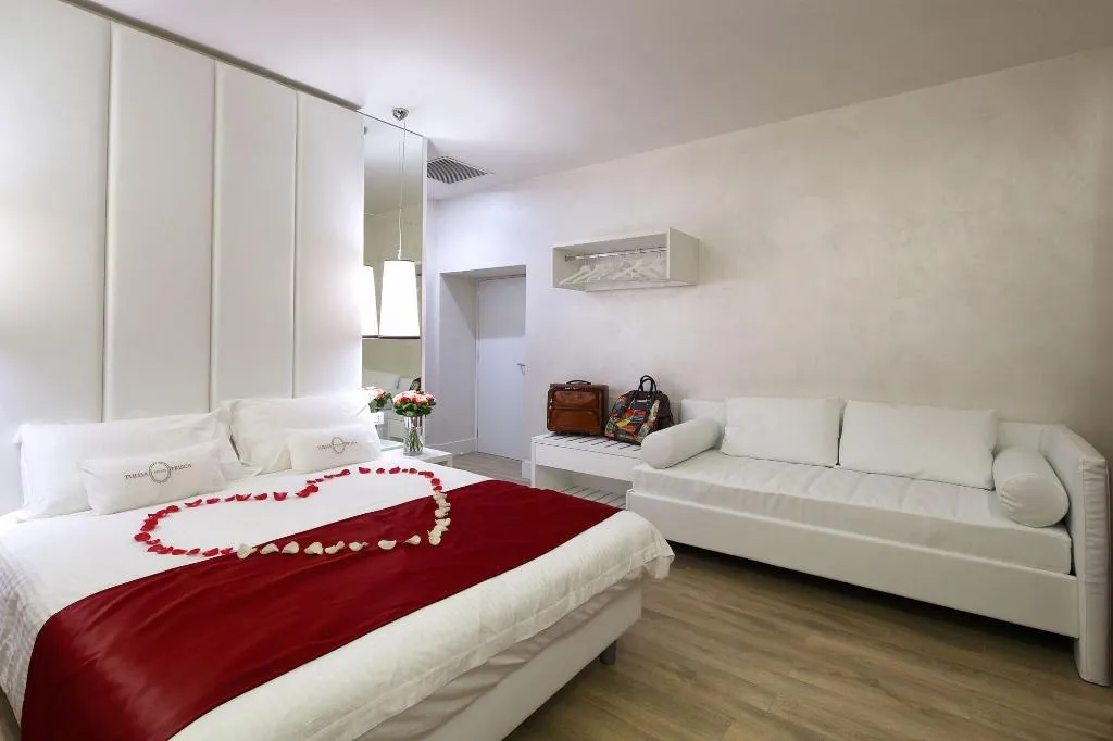 Room, Tullia And Prisca Relais Guest House, Naples