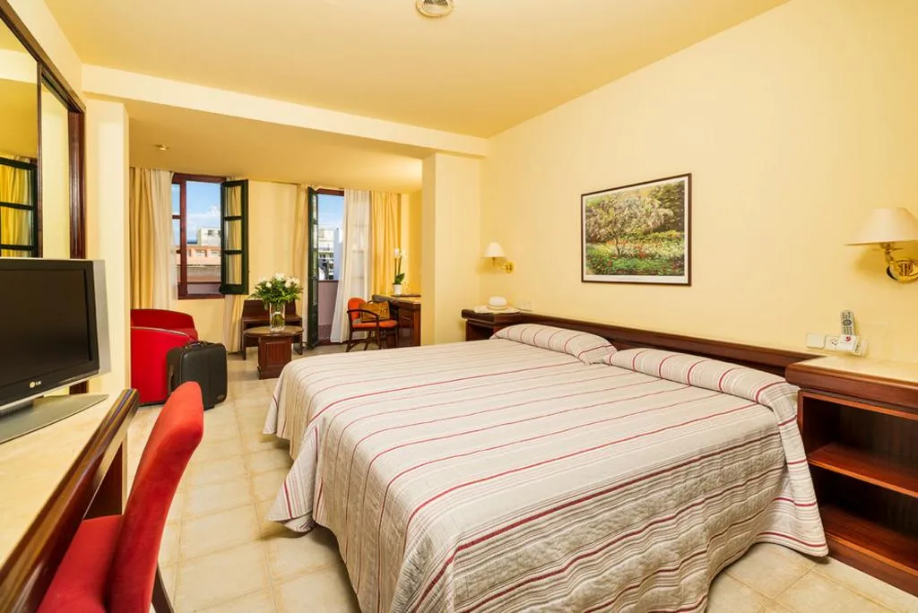 JUNIOR SUITE STANDARD Room, Guitart Rosa, Costa Brava