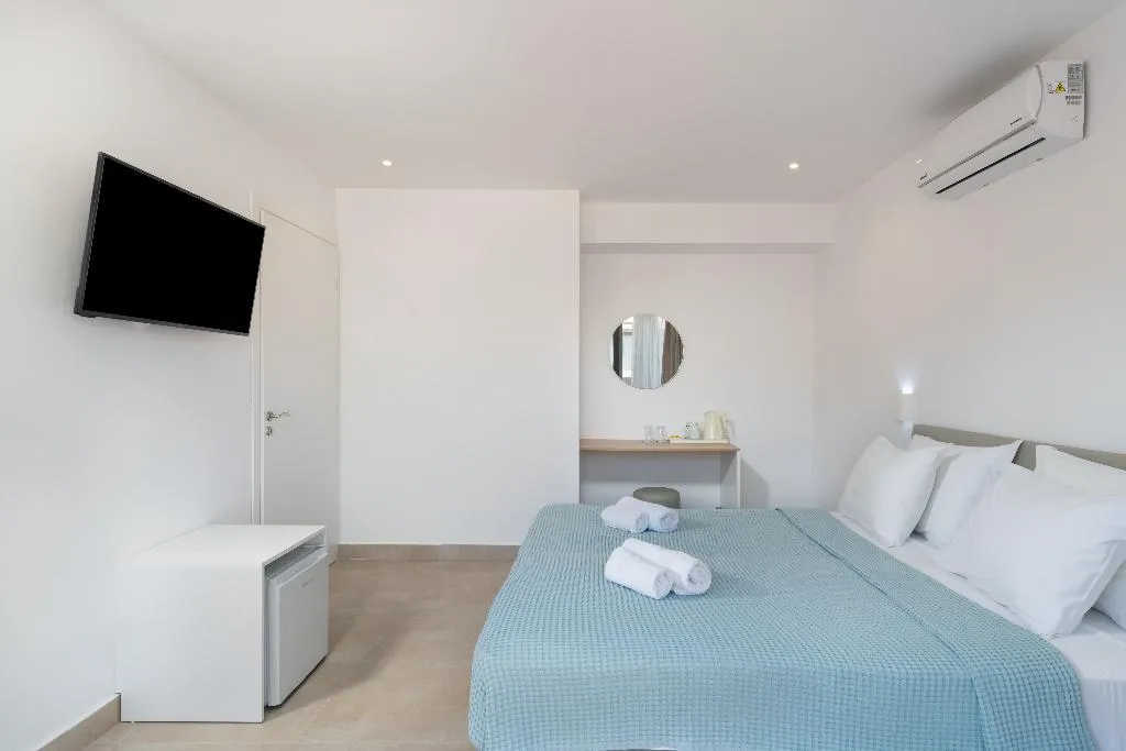 DOUBLE SUPERIOR WITH BALCONY Room, Golden Bee Lifestyle Hotel, Crete