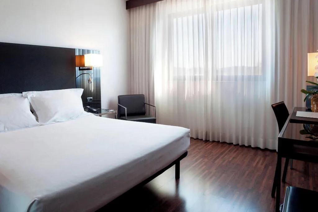 DOUBLE KING SIZE BED Room, AC Padova, Venice