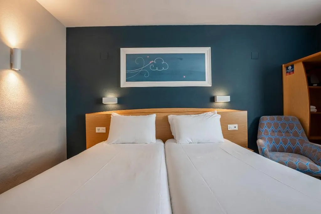 TWIN STANDARD Room, Travelodge Alicante Puerto, Costa Blanca
