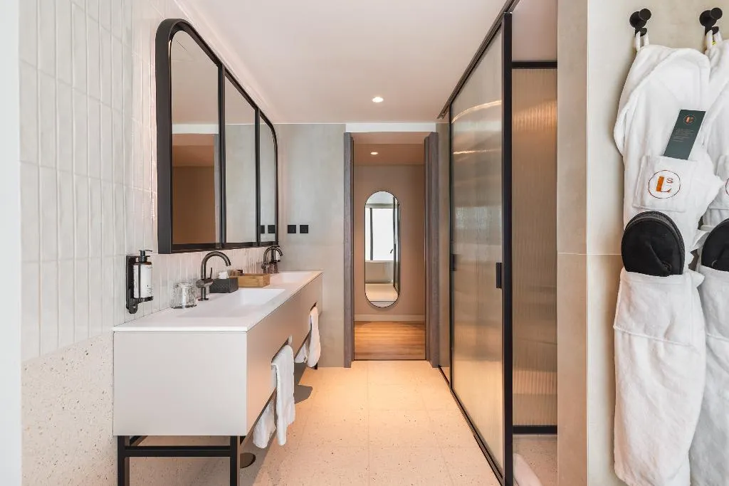 SUITE TWO BEDROOMS Room, Luster Hotel, Lisbon