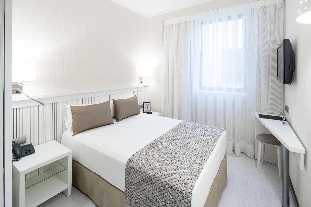 Room, Catalonia Roma, Barcelona