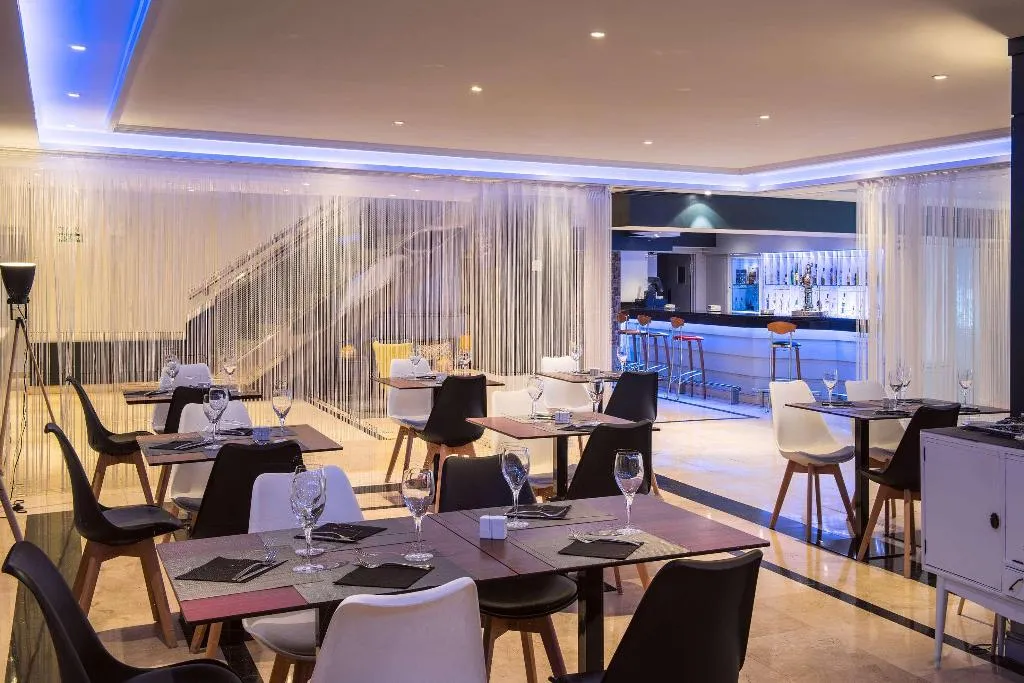 Restaurant, Madrid Alameda Aeropuerto Affiliated By Melia, Madrid