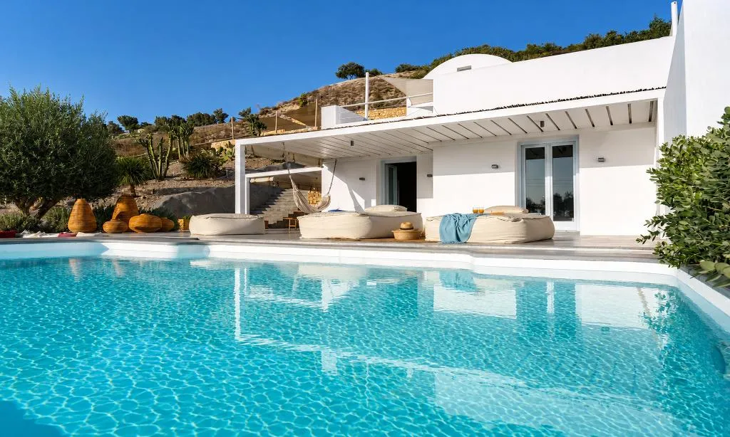 SUITE SUPERIOR WITH PRIVATE POOL Room, Santorini Heights, Santorini