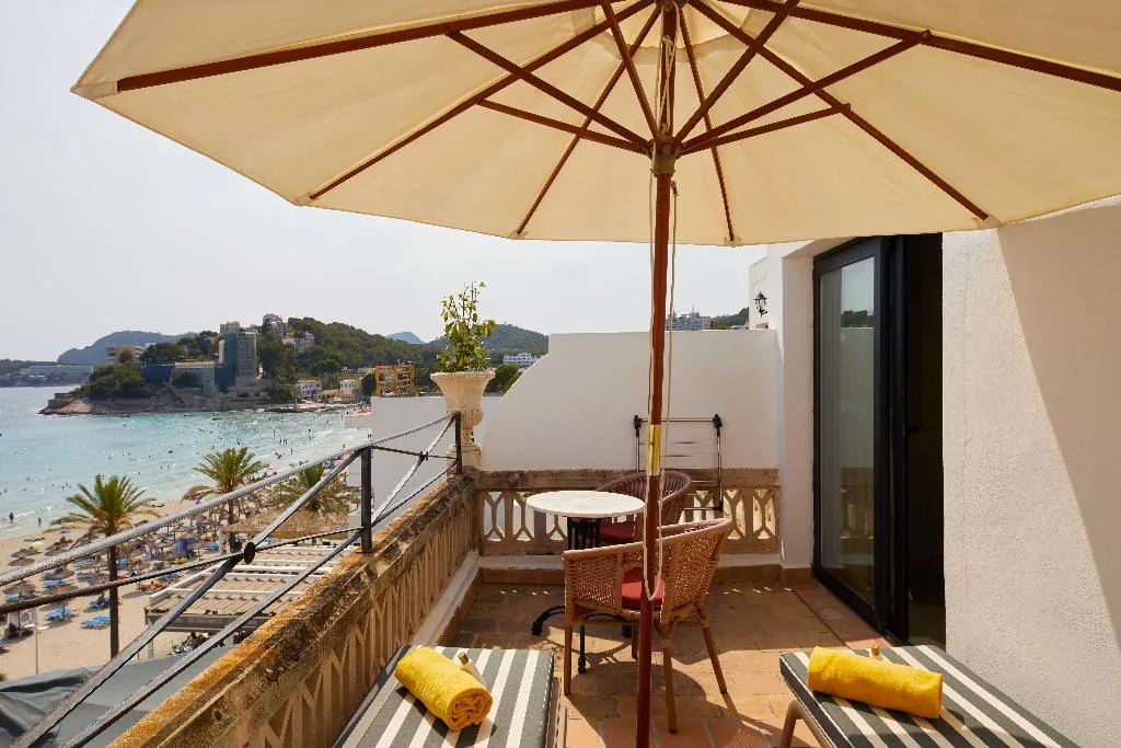 SUITE SEA VIEW CAPACITY 3 Room, Secrets Mallorca Villamil Resort & Spa Only Adults, Majorca
