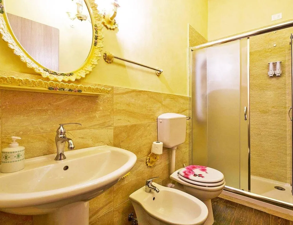 Room, Hollywood Inn Palermo Rooms, Palermo