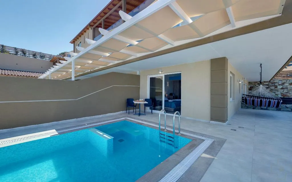 SUITE DELUXE WITH PRIVATE POOL Room, Spiros-Soula Family Hotel & Thematic Suites, Crete
