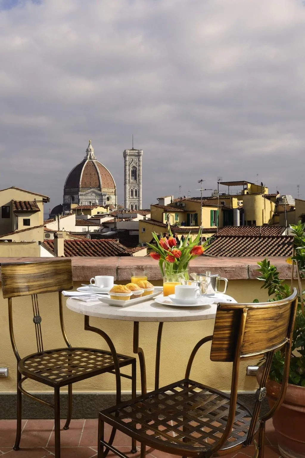General view, L'Orologio, Florence