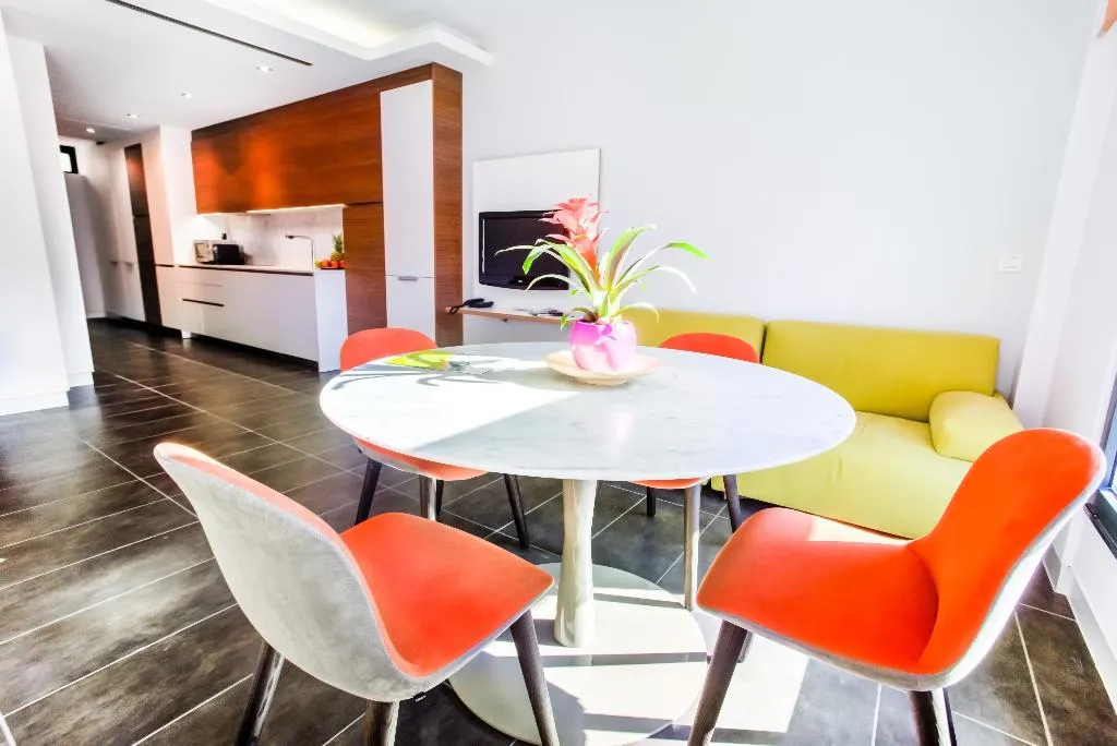 APARTMENT DUPLEX Room, Cosmo Apartments Sants, Barcelona