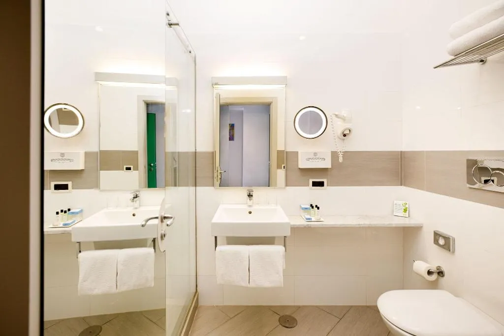 TRIPLE CLASSIC Room, Art Hotel Gran Paradiso, Naples