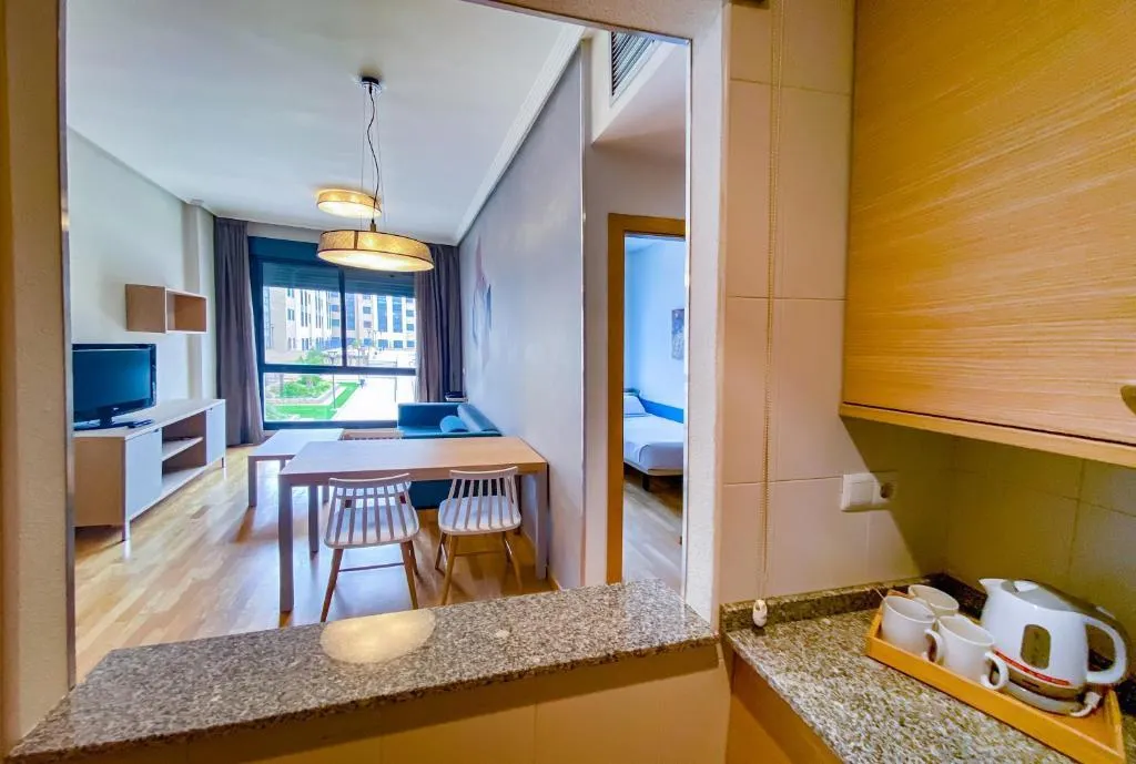 APARTMENT CAPACITY 3 TWO BEDROOMS Room, Compostela Suites, Madrid