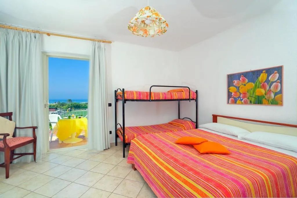 Room DELUXE SEA VIEW WITH BALCONY Room, Hotel Villa Mena, Naples